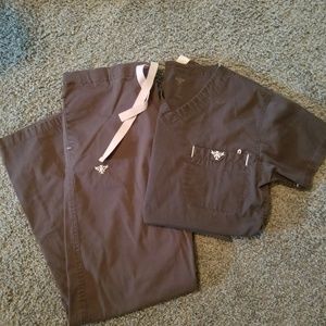 Med couture scrubs size small